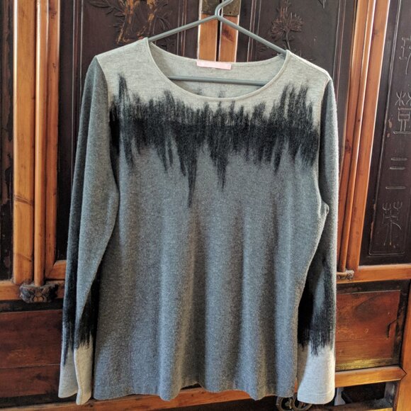 Beautiful and Unique BASLER Grey Crewneck Sweater - Picture 4 of 10